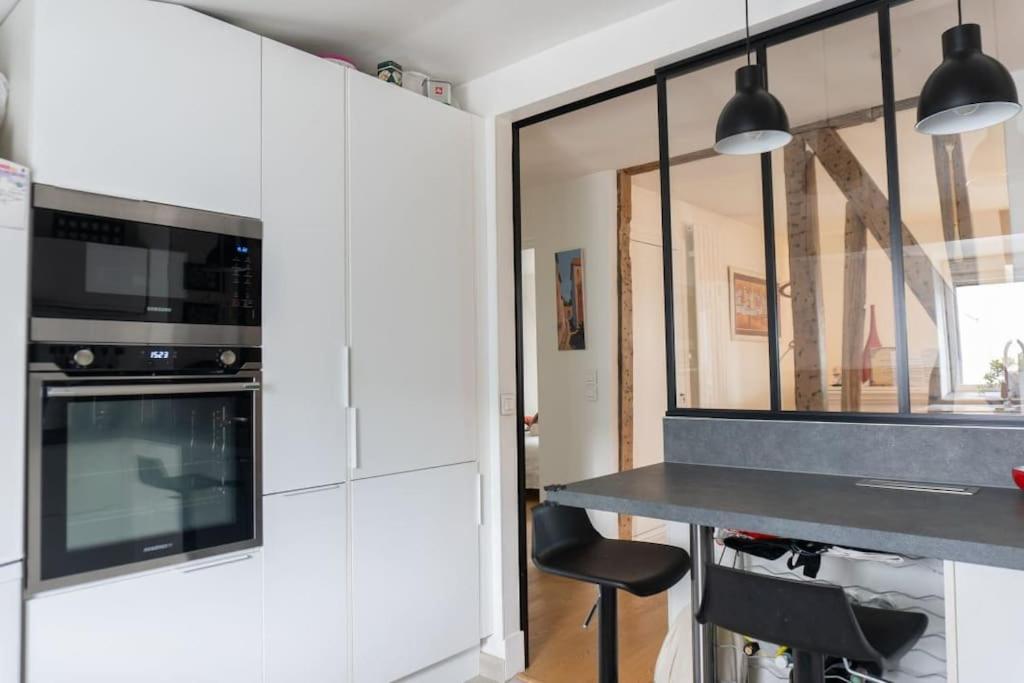 Apartment Parisian Elegance - 17th Arr